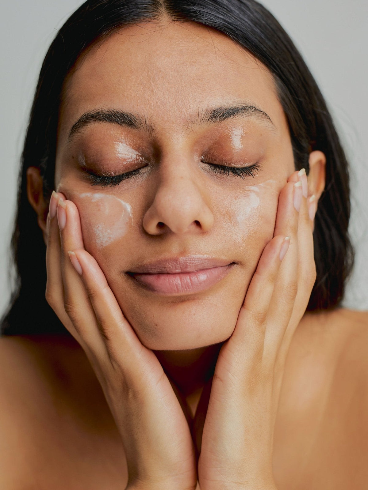 oil to milk cleansing balm product image 3
